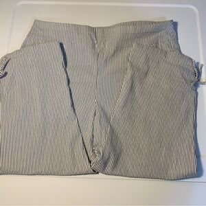 Chicos Perfect Stretch Pinstripe Wide Leg Cropped Pants Size 1.5